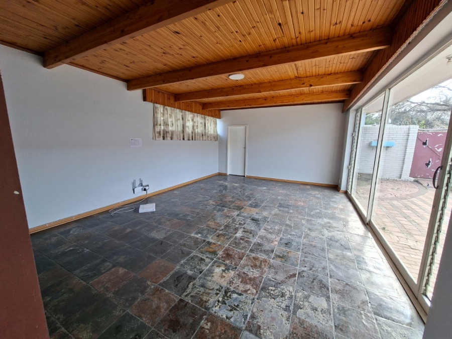 6 Bedroom Property for Sale in Dan Pienaar Free State